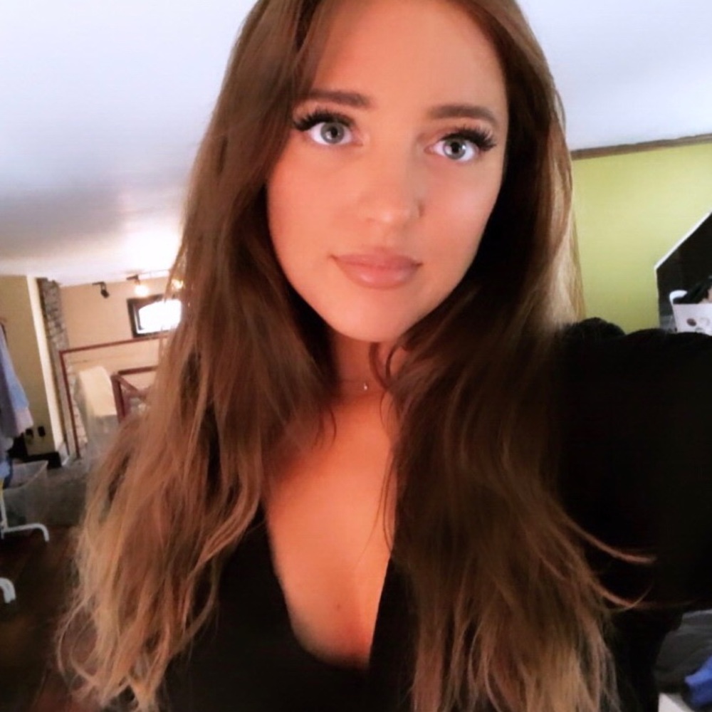 Meet your Posher, Brooke
